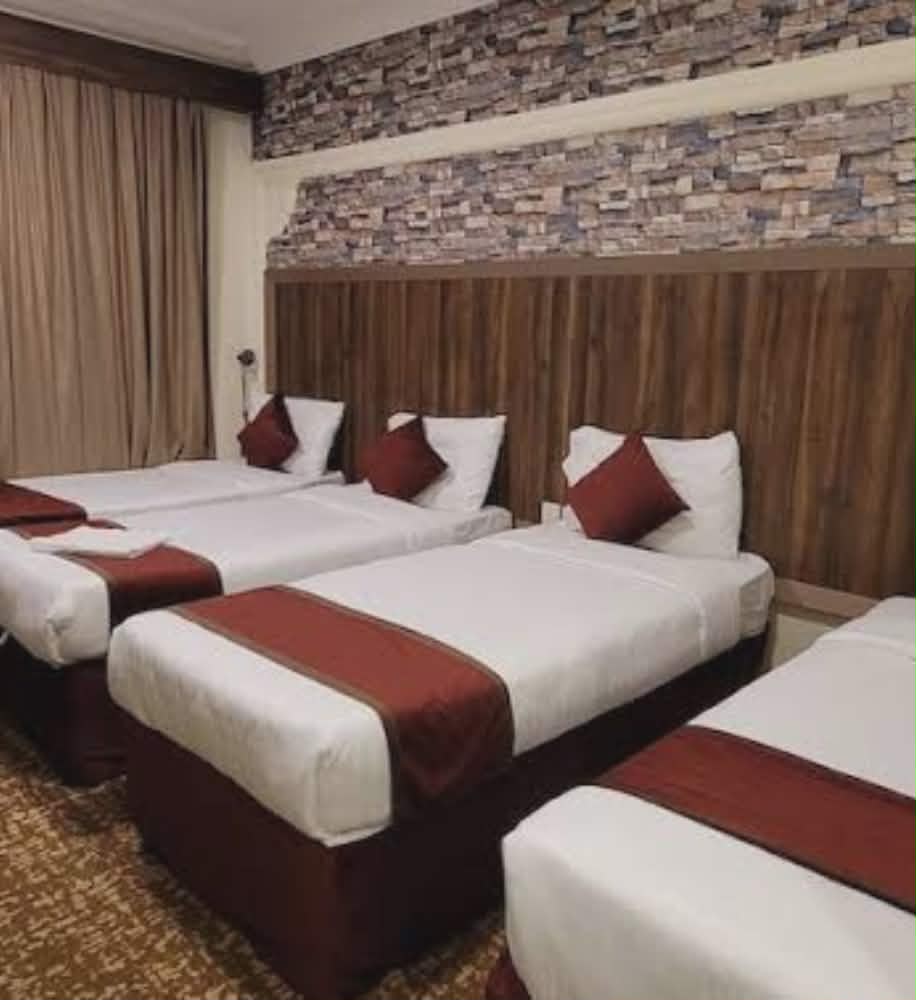 7ce8ab47-4496-4390-b45f-dee34ce74140